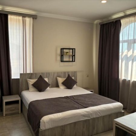Hotel Menua エレバン エクステリア 写真