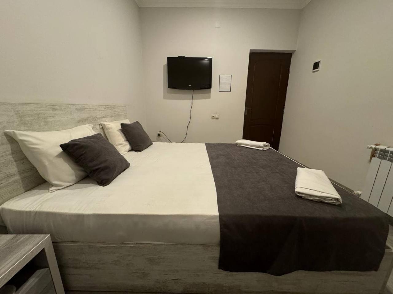 Hotel Menua エレバン 部屋 写真